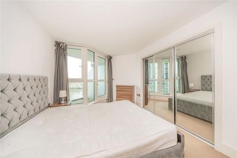 3 bedroom flat for sale, St. George Wharf, London SW8