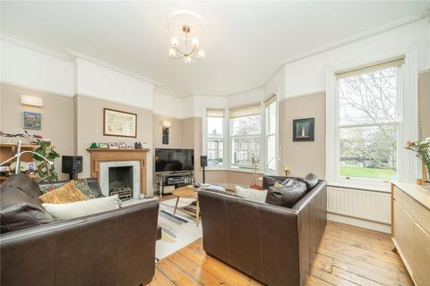 3 bedroom apartment for sale, Holmewood Gardens, Brixton Hill SW2