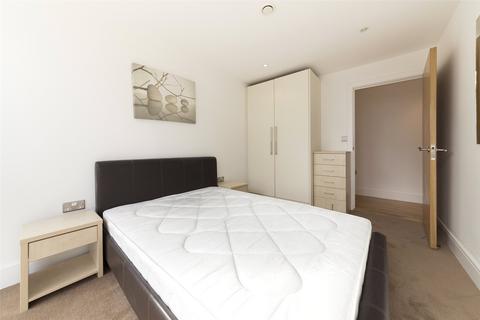 3 bedroom apartment to rent, Drayton Park, London N5