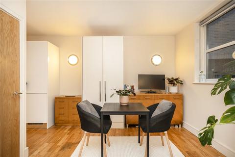 undefined, Black Bull Yard, London EC1N