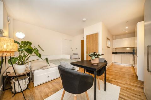 undefined, Black Bull Yard, London EC1N