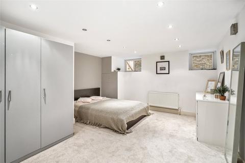 3 bedroom apartment for sale, Shrubbery Road, London SW16