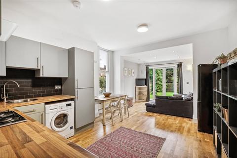 3 bedroom apartment for sale, Shrubbery Road, London SW16