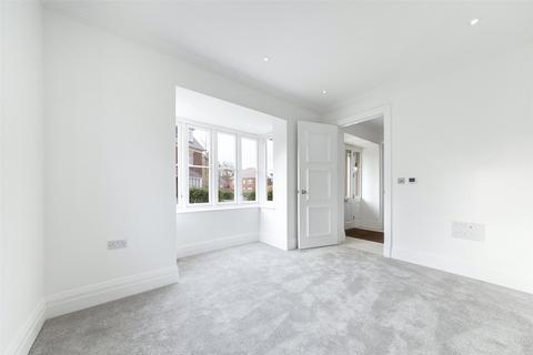 5 bedroom detached house for sale, Trent Park, Barnet EN4