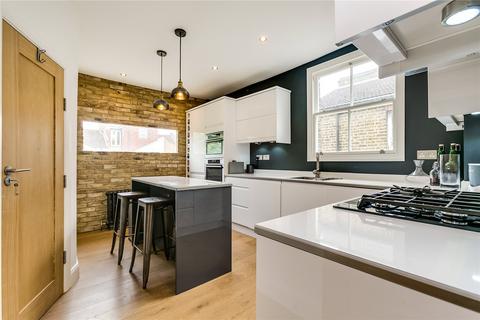 3 bedroom maisonette for sale, Leverson Street, London SW16