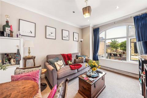 3 bedroom apartment for sale, Undine Street, London SW17