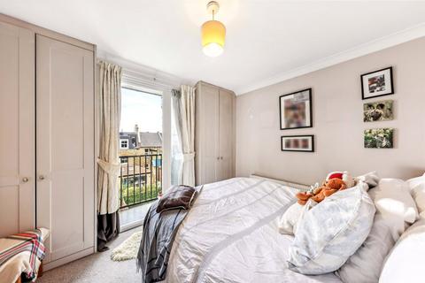 3 bedroom apartment for sale, Undine Street, London SW17