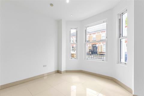 3 bedroom apartment for sale, Dafforne Road, London SW17