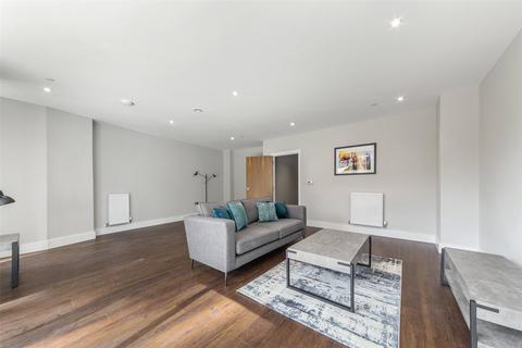 3 bedroom apartment to rent, Leamouth Road, London E14