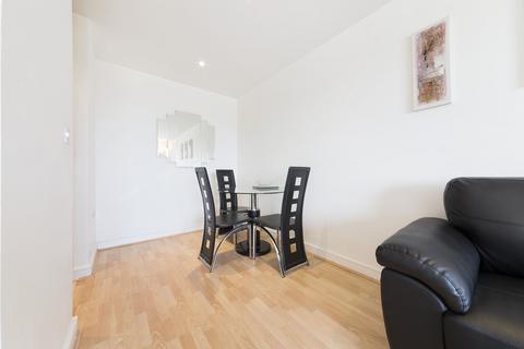 2 bedroom apartment to rent, Westgate Apartments, London E16