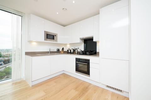 3 bedroom apartment to rent, Sky View Tower, Stratford E15