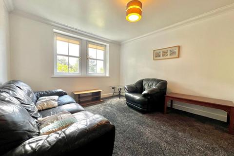 2 bedroom flat to rent, Spen Lane, Leeds, West Yorkshire, LS16