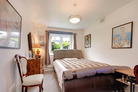 3 bedroom apartment for sale, Harlesden Road, London NW10