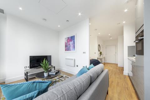 Studio to rent, Westgate House, London W5