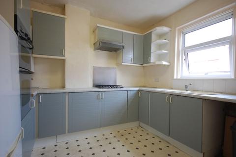 2 bedroom flat to rent, Lincoln Road, Blackpool FY1