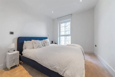 1 bedroom apartment for sale, Parkside Apartments, London W12