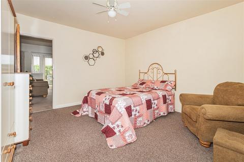 24 Blenheim Drive, Goole, DN14 6LP