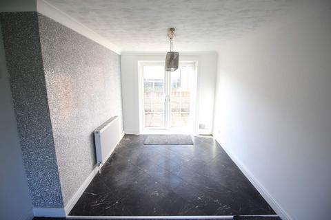 3 bedroom terraced house to rent, Beightons Walk, Shawclough, Rochdale