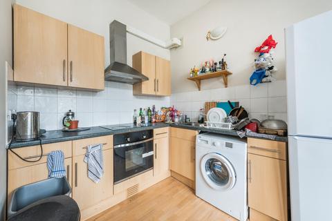 3 bedroom apartment to rent, St Saviours Road, London, SW2