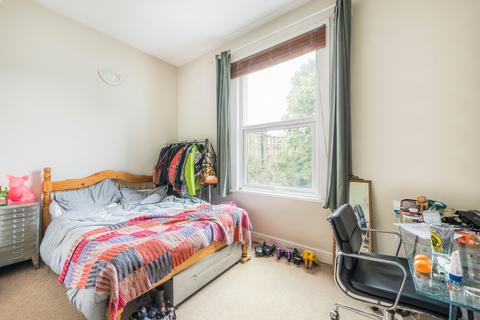 3 bedroom apartment to rent, St Saviours Road, London, SW2