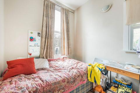 3 bedroom apartment to rent, St Saviours Road, London, SW2