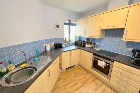 2 bedroom apartment to rent, Eastcliff, Bristol BS20