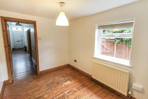 2 bedroom flat to rent, a Bower Street, Bedford