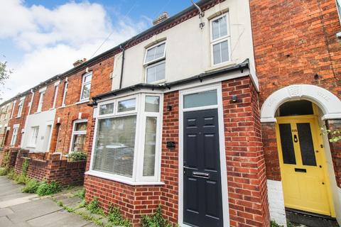 2 bedroom flat to rent, a Bower Street, Bedford