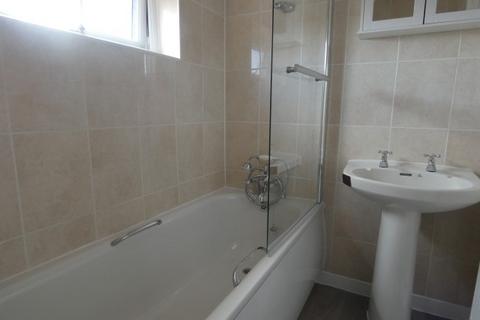 3 bedroom terraced house to rent, Poplar Street, Wellingborough, NN8