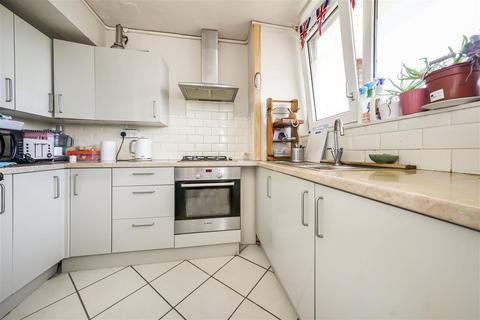 3 bedroom maisonette for sale, Ibsley Gardens, Roehampton