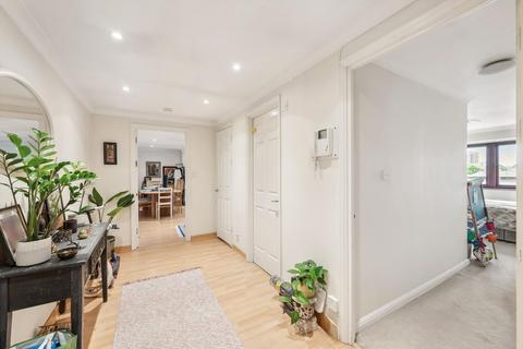 2 bedroom flat to rent, Hermitage Court, Knighten Street, London, E1W.