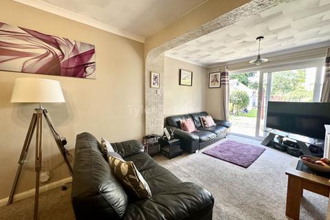 3 bedroom semi-detached house for sale, The Oaks, Billericay CM11