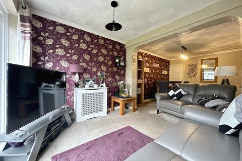 3 bedroom semi-detached house for sale, The Oaks, Billericay CM11