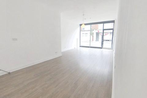 Property to rent, Garratt Lane, London SW18