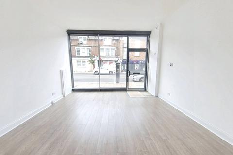 Property to rent, Garratt Lane, London SW18