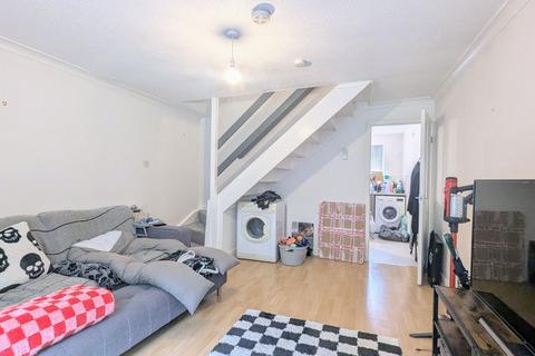 2 bedroom terraced house to rent, Sharman Walk, Milton Keynes MK13