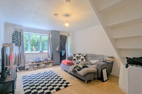 2 bedroom terraced house to rent, Sharman Walk, Milton Keynes MK13