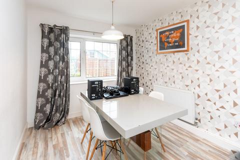 567 Winwick Road, Warrington, WA2 8QE