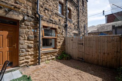 2 bedroom semi-detached house for sale, Bradford Road, Batley, WF17