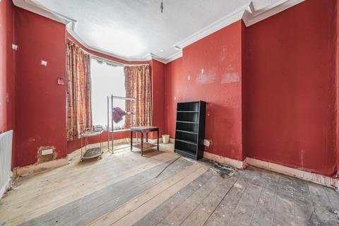 39 Ravenswood Road, London, SW12 9PN