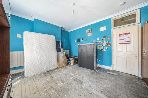 39 Ravenswood Road, London, SW12 9PN