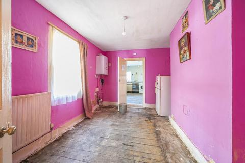 39 Ravenswood Road, London, SW12 9PN