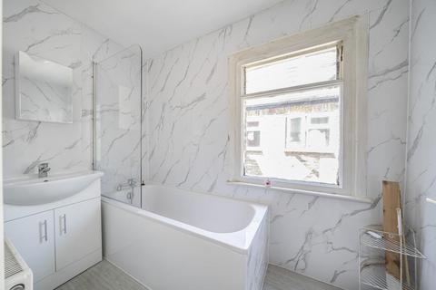 39 Ravenswood Road, London, SW12 9PN