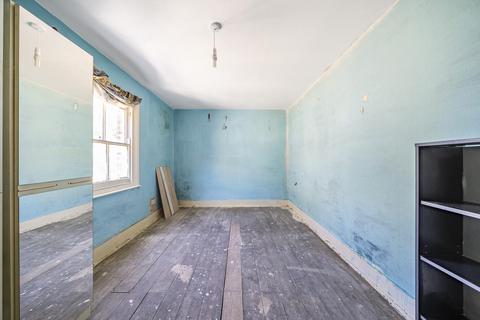 39 Ravenswood Road, London, SW12 9PN