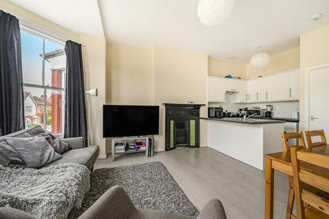 3 bedroom apartment for sale, Woodside Road, London N22