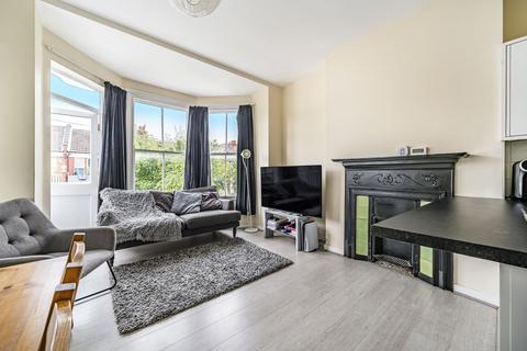 3 bedroom apartment for sale, Woodside Road, London N22