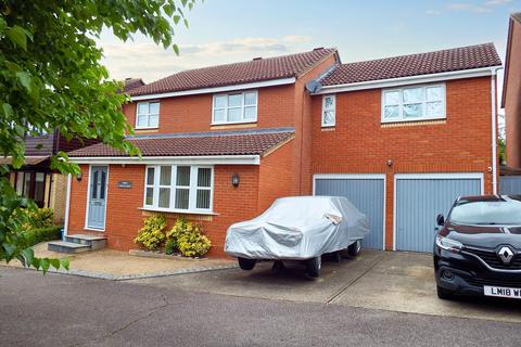 5 bedroom detached house for sale, Wheatlands, Stevenage, Hertfordshire, SG2