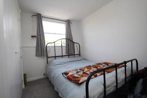 35c Dartmouth Park Avenue, London, NW5 1JL