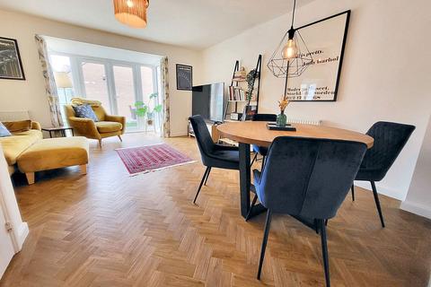 44 Bedeswell Close, Hebburn, NE31 2GB