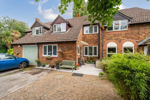 3 bedroom terraced house for sale, St. Marys Way, Reading RG7